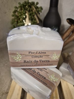 Sabonete de Argila Branca, calendula e leite de  cabra