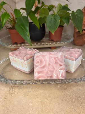 Sabonete Artesanal de Pimenta Rosa e Canela